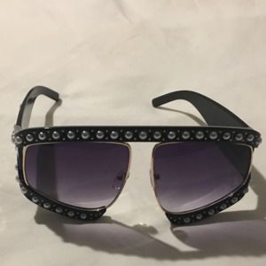 Meet your Posher, Dionne